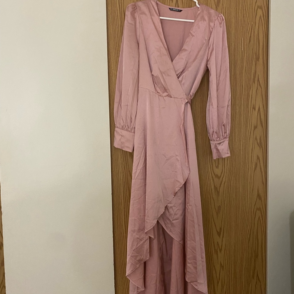 Dresses and tops - Picture 7 of 16